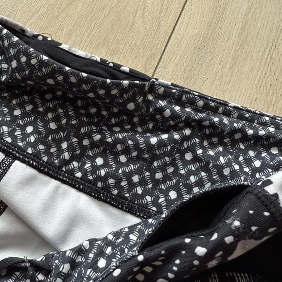 Lululemon Inspire Tight II Mesh Full-On Luxtreme
Static Mist White Black Size 8 - Picture 8 of 15